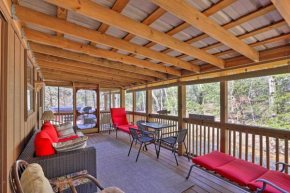 Serenity on the Creek Cabin and Hot Tub and Grill